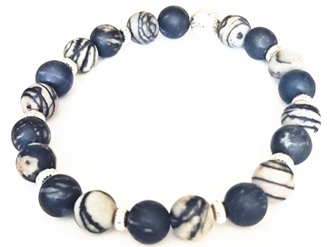 Armbånd med sorte, hvide og grå sodalit perler 